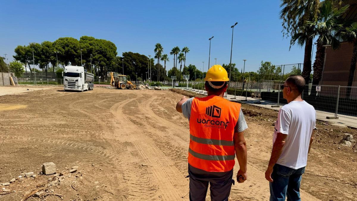 Inicio de las obras de la pista cubierta del polideportivo de Picassent.