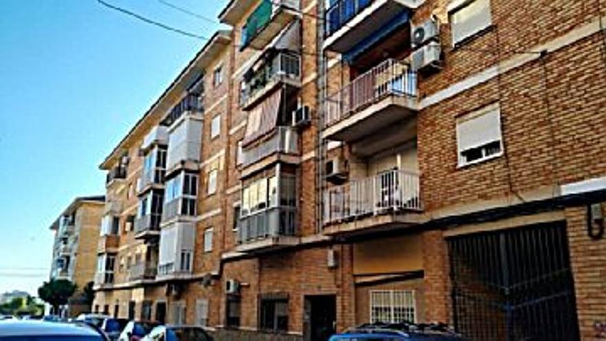 85.200 € Venta de piso en Barrio de Peral (Cartagena) 70 m2, 3 habitaciones, 1 baño, 1.217 €/m2...