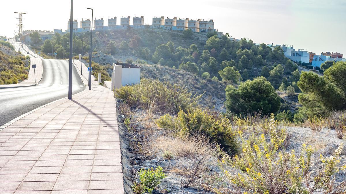 Parcela donde está previsto que se ubique el primer instituto de Finestrat.