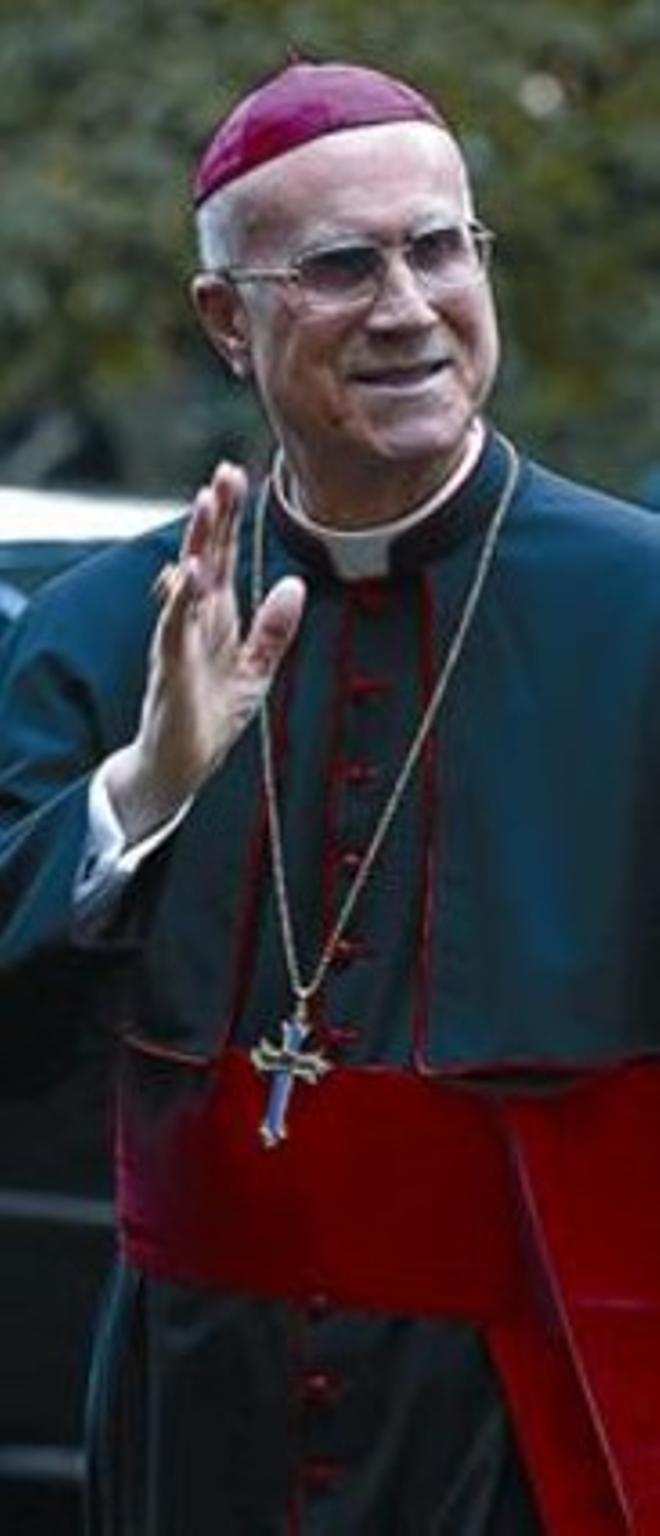 El cardenal Tarcisio Bertone.