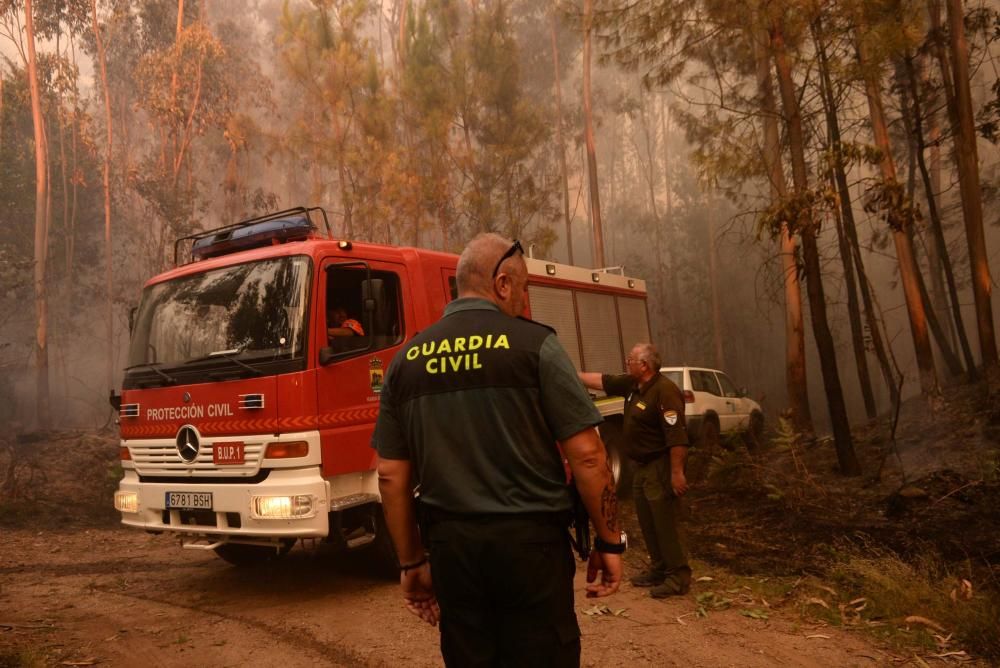 El fuego arrasa 6.000 hectáreas en Galicia