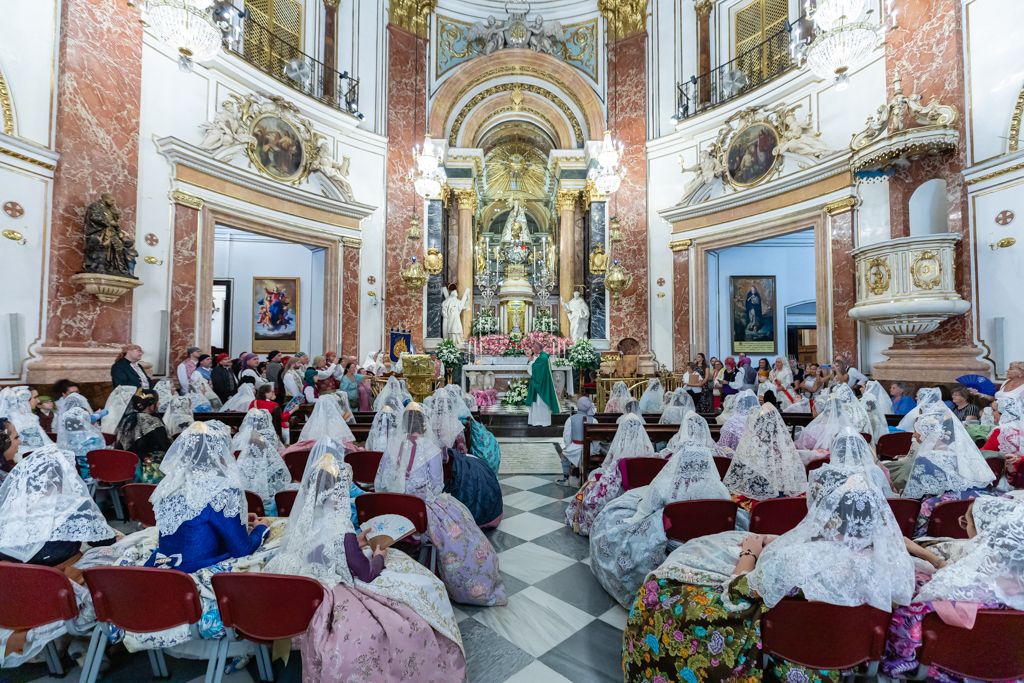 Una Ofrenda en pleno Septiembre con las Fallas del Marítimo