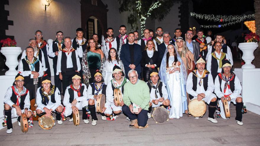 El Rancho de Ánimas de Teguise con Francisco Hernández, homenajeado por su labor de cronista oficial. | | AYUNTAMIENTO DE TEGUISE