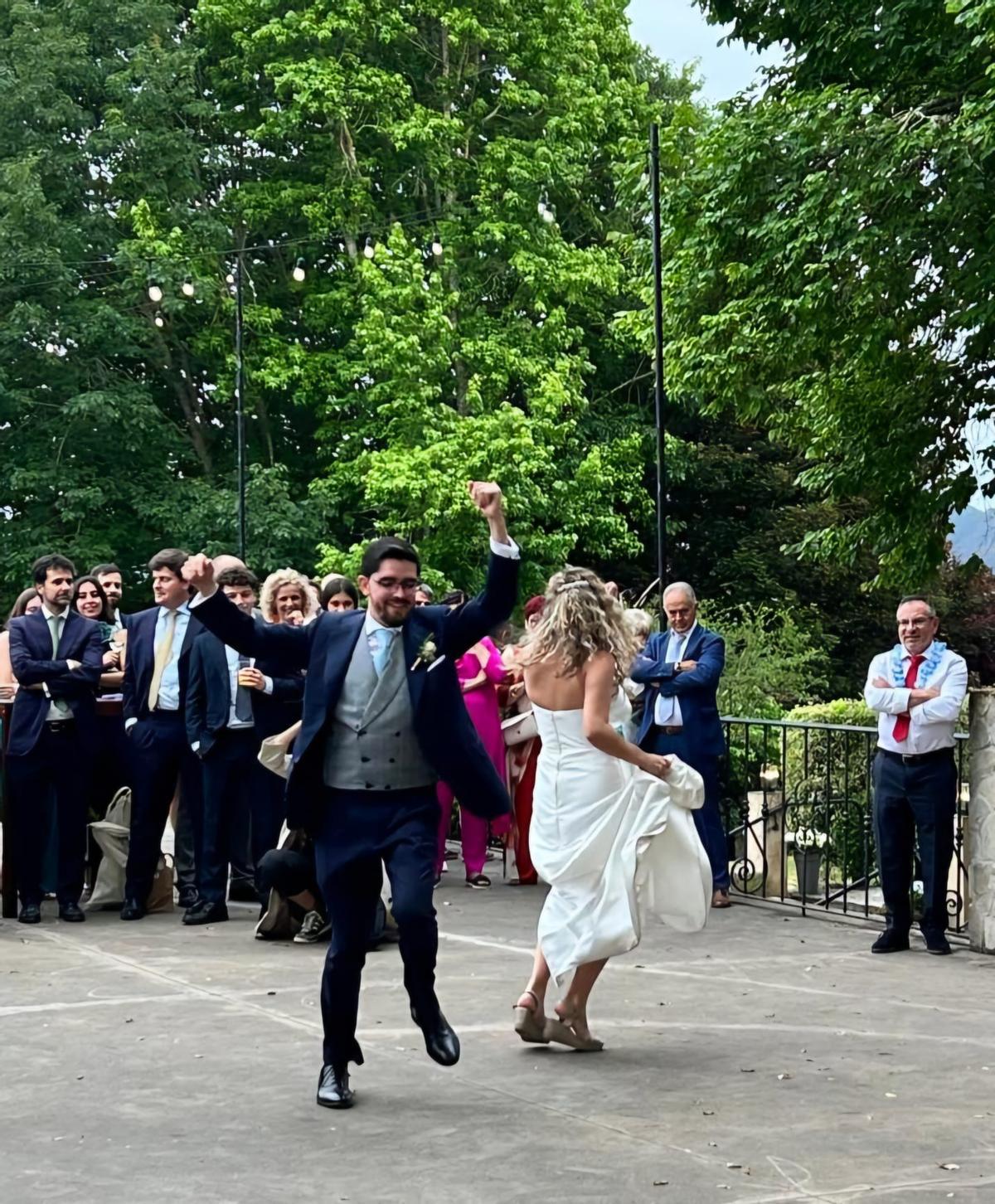 La boda de Marta Canteli y Luis Pola, en imágenes