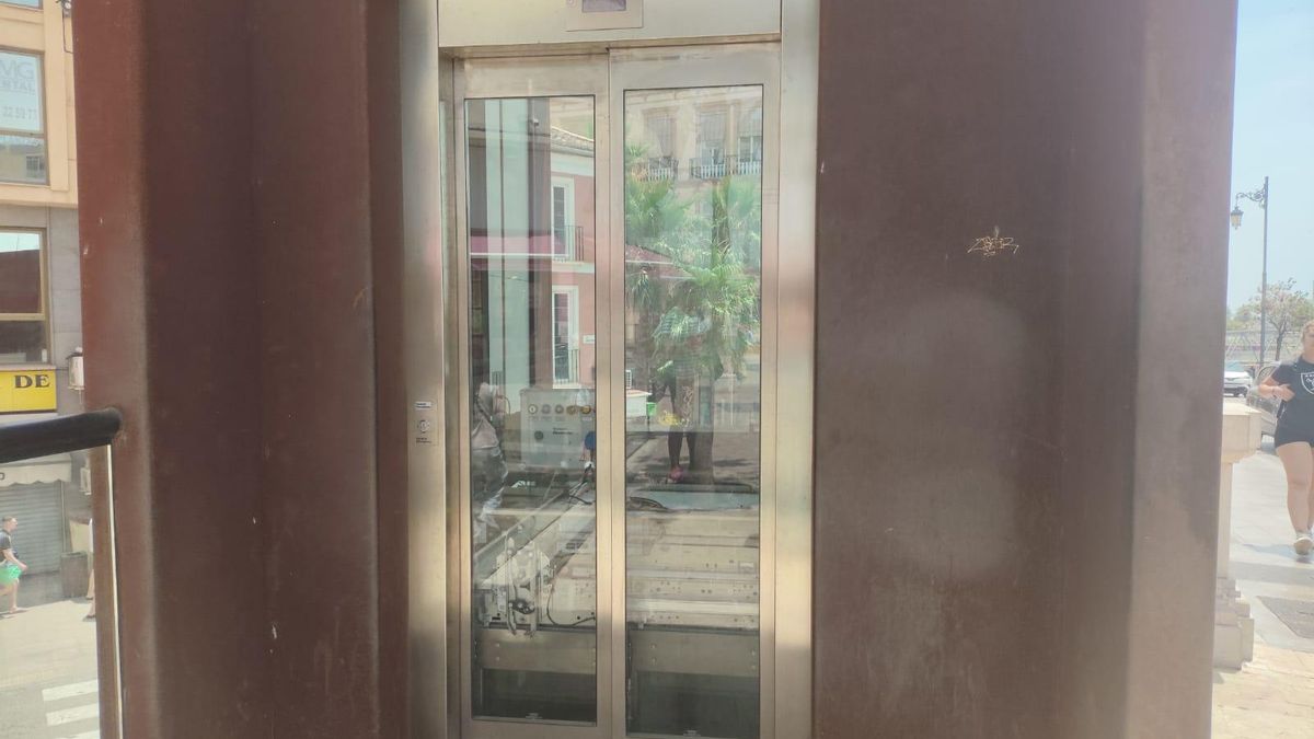 Ascensor de Tribuna de los Pobres.
