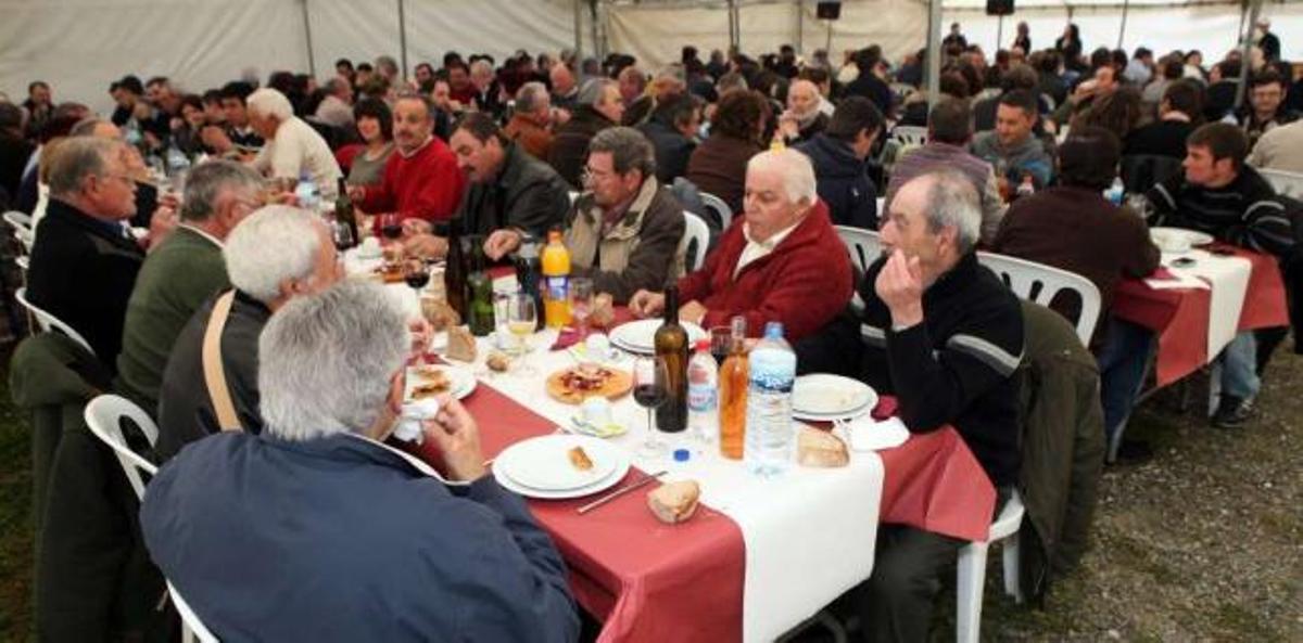 Imagen de una edición anterior de la Festa do Xabarín de Ribela.  // Bernabé/Luismy