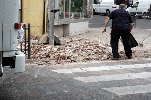 EL TERREMOTO CAUSA DA?OS EN EDIFICIOS Y LA SUSPENSI?N DE CLASES EN MELILLA