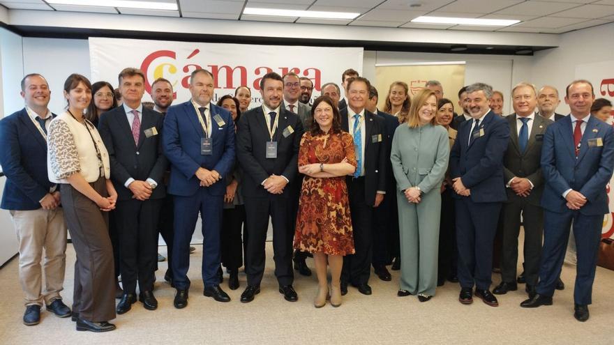 Representantes de las Cámaras de Comercio del Arco Atlántico en un foro en Bruselas, el pasado octubre. |