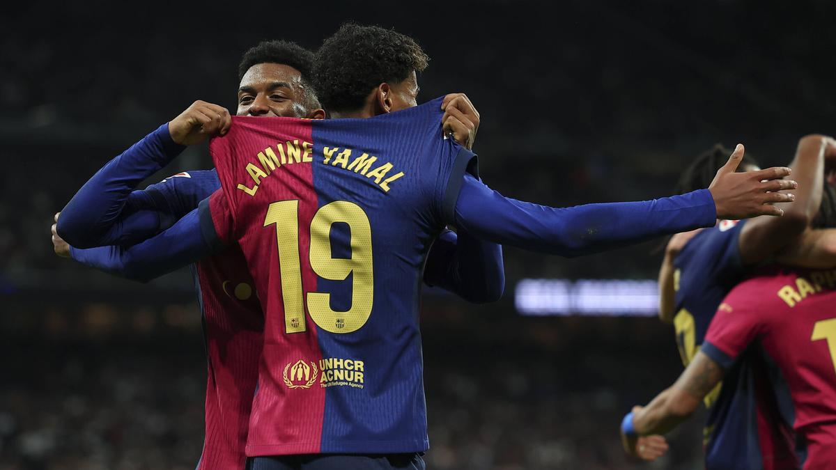 Lamine Yamal y Alejandro Balde, en el Bernabéu
