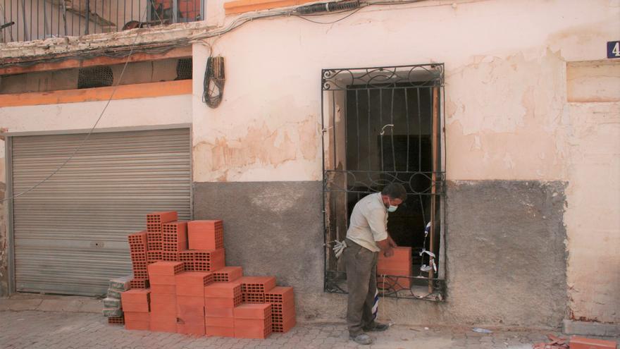 Tapian la casa de Lorca que ardió detrás del Ayuntamiento