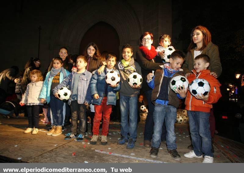 GALERIA DE IMÁGENES - Miles de niños disfrutan de la gran fiesta del Cartero Real