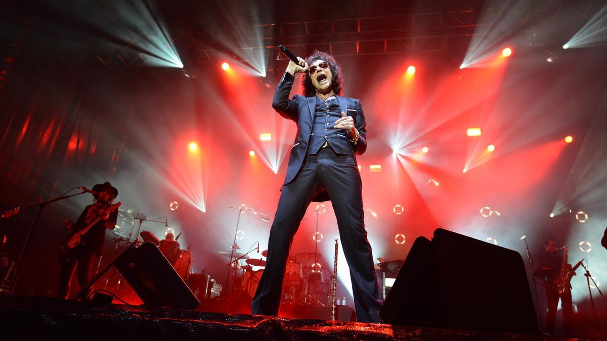 Actuación de Bunbury en la plaza de España durante las fiestas de la Peregrina de 2018