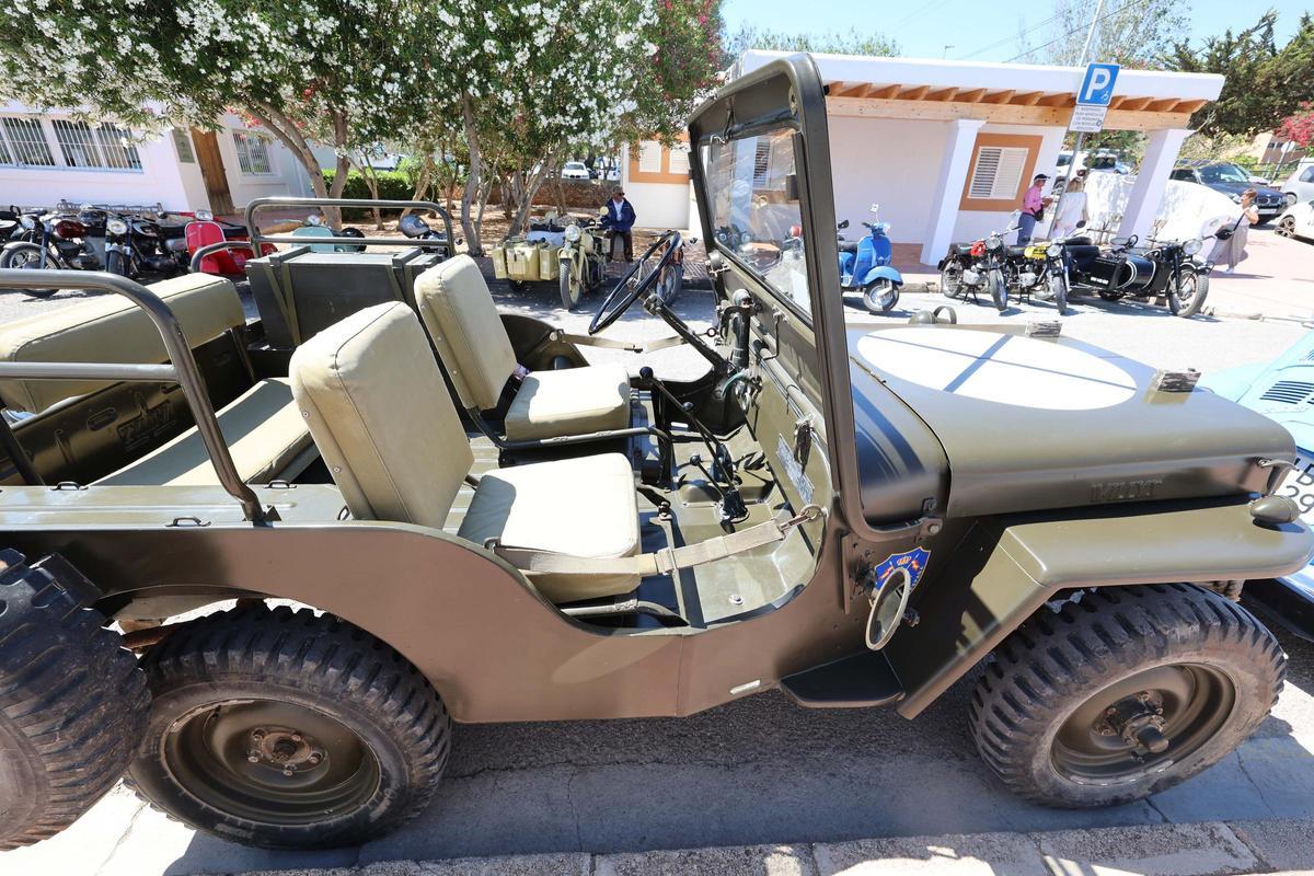 Fiestas Puig d'en Valls: coches antiguos, exposición de plantas y artesanía