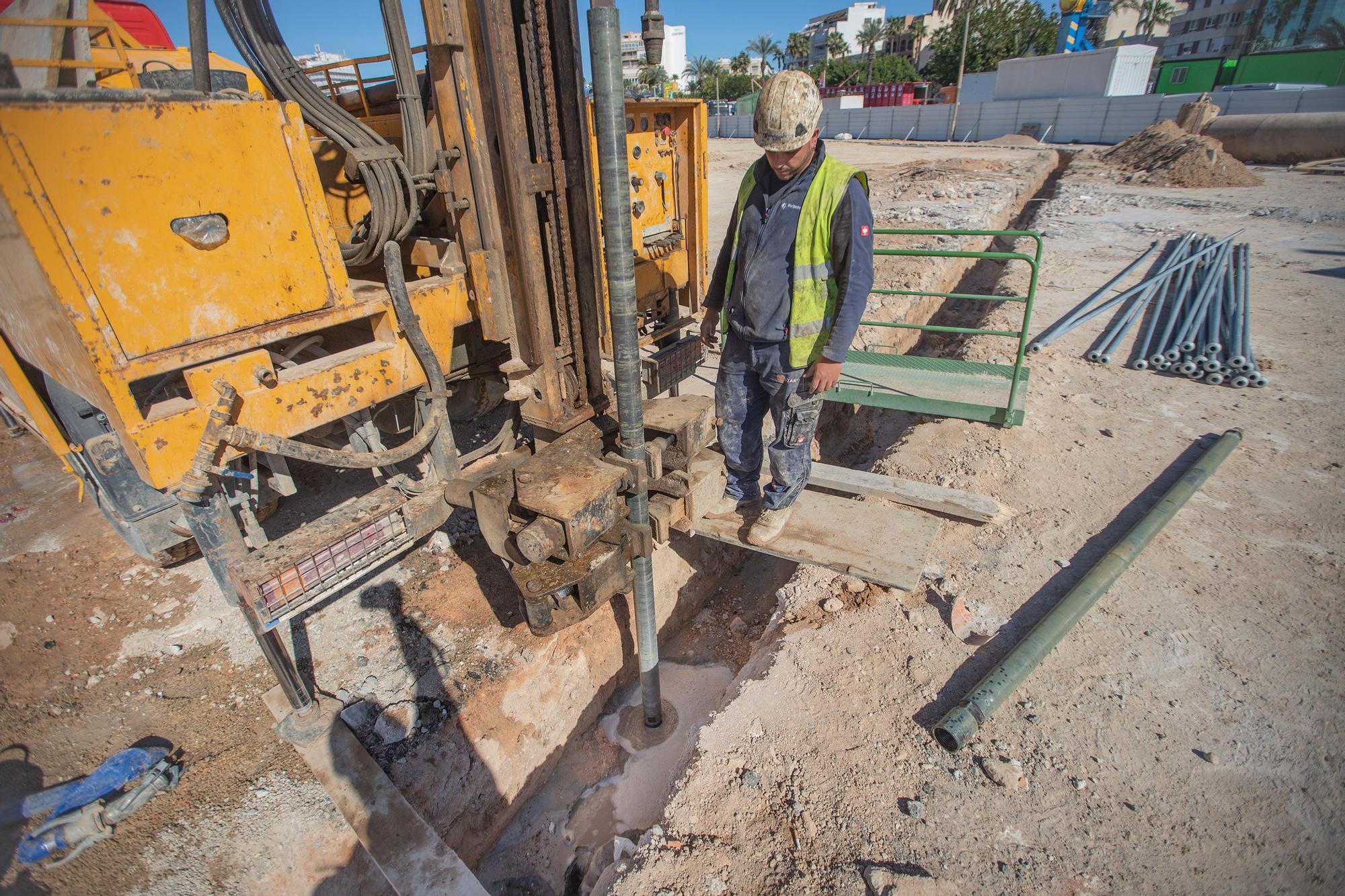 Obras de bombeo del nuevo puerto de Torrevieja