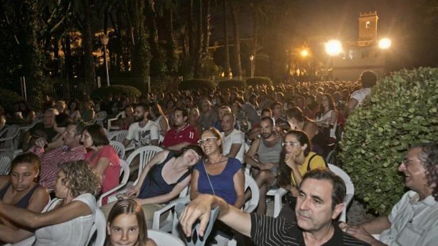 área de proyección en la playa de los Arenales.