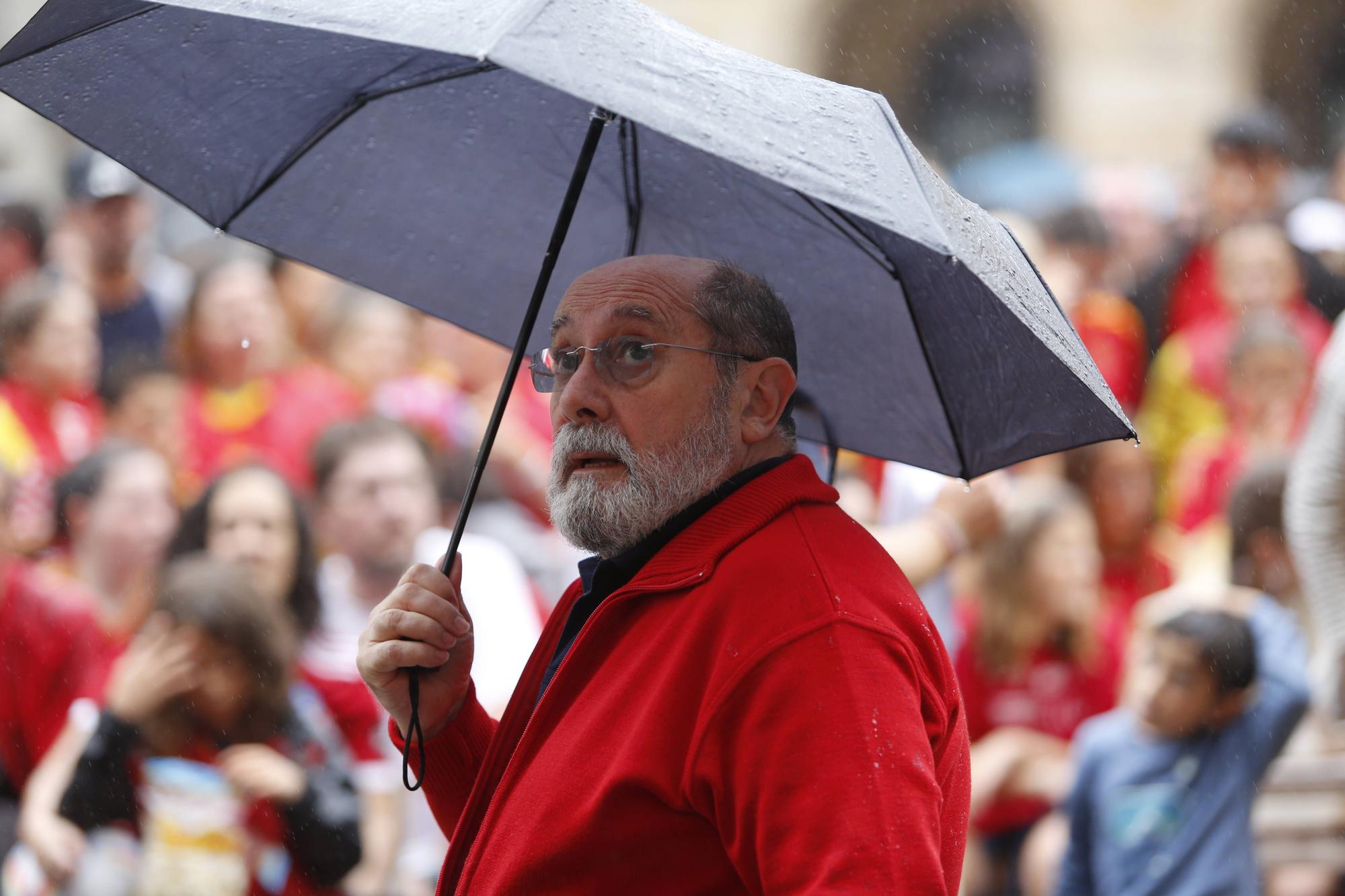 Gijón se vuelca (pese a la lluvia) animando a España en la final del Mundial de fútbol femenino