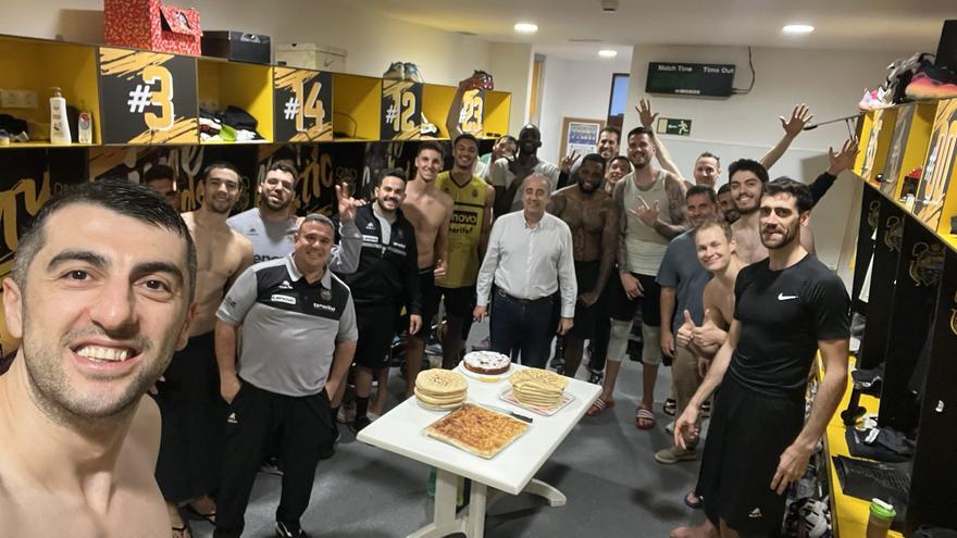 Khachapuri para todos: así celebra Shermadini cada MVP en el Lenovo Tenerife