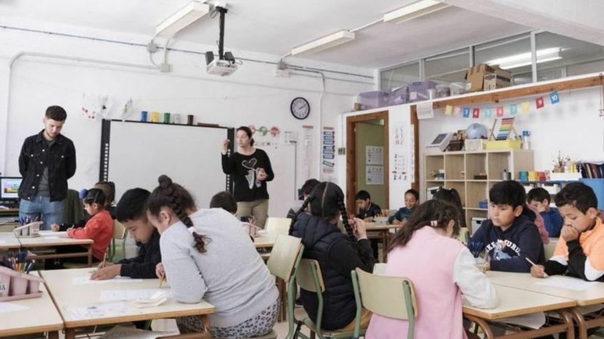 El sindicato STEI reclama a Educación medidas &quot;reales&quot; para los profesores trasladados de isla