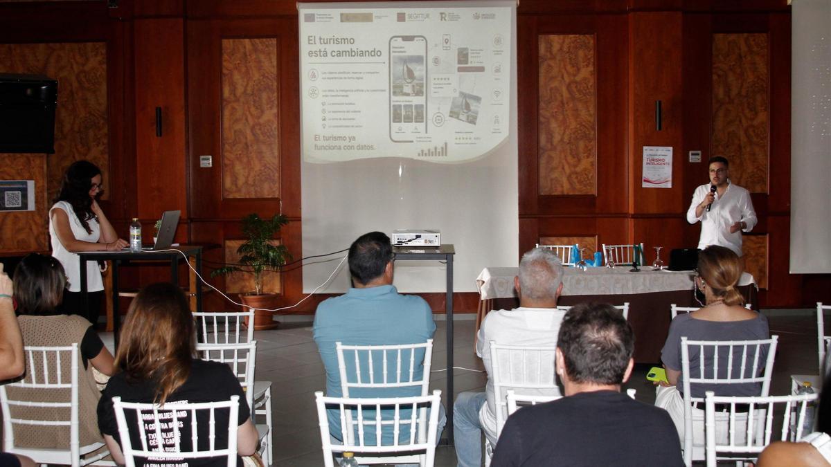 Encuentro del empresariado con los técnicos del proyecto