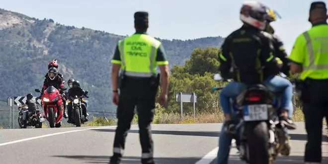 Xixona pide a la DGT crear rutas ciclistas para frenar las carreras en La Carrasqueta