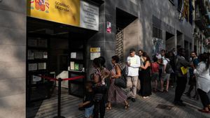 Les peticions de residència creixen el 30% al suavitzar-se els requisits