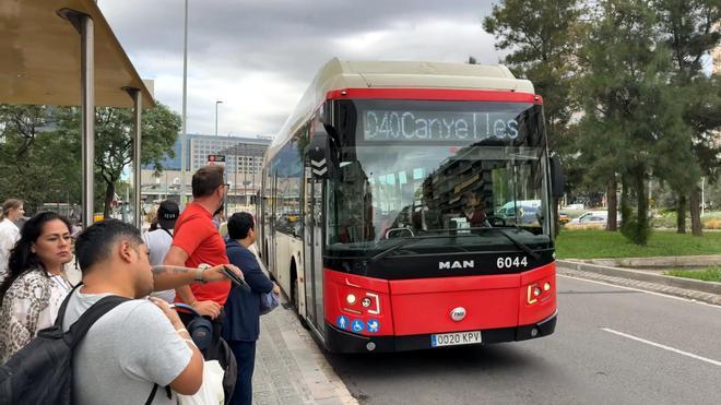 Segunda jornada de huelga de autobuses de TMB para reclamar mejoras laborales