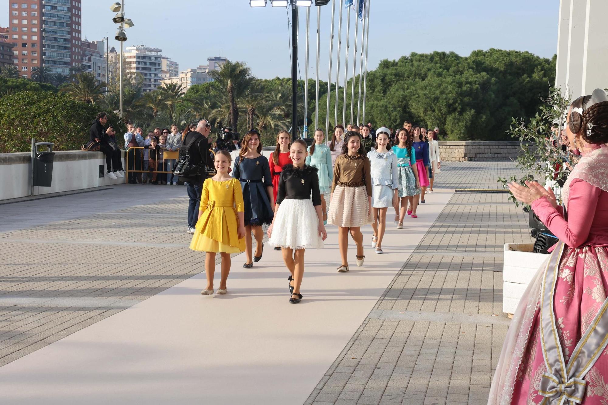 El Palau recibe a Marina García y las autoridades en la exaltación infantil