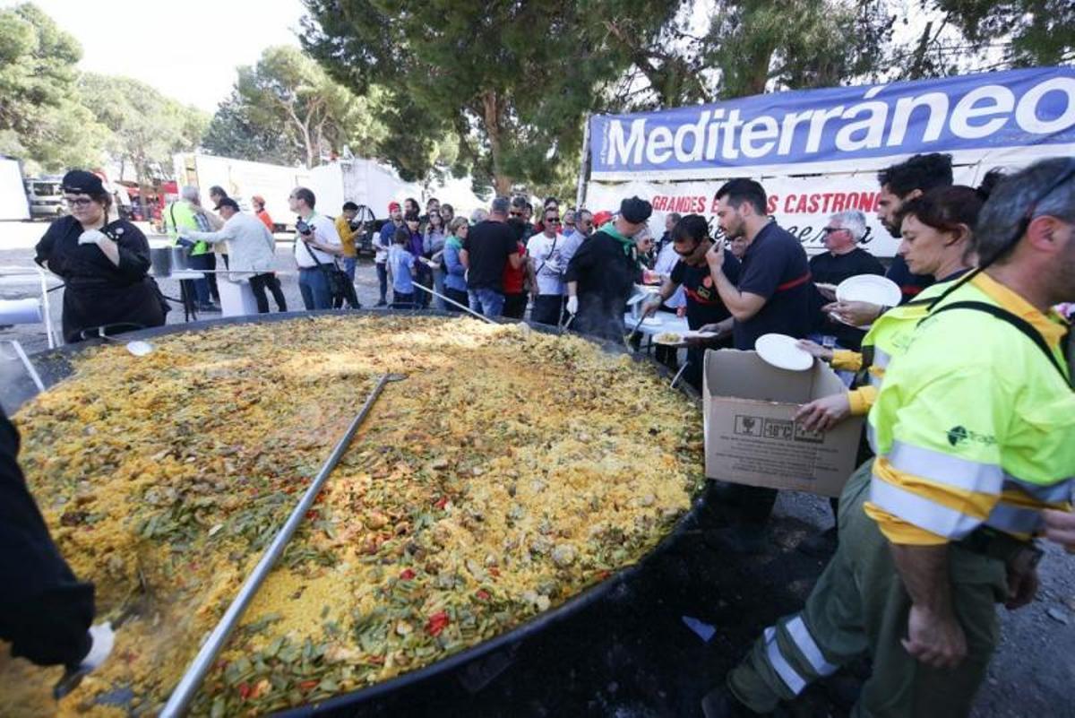 Imagen de archivo de la paella de la Romeria de les Canyes en el cerro de la Magdalena.