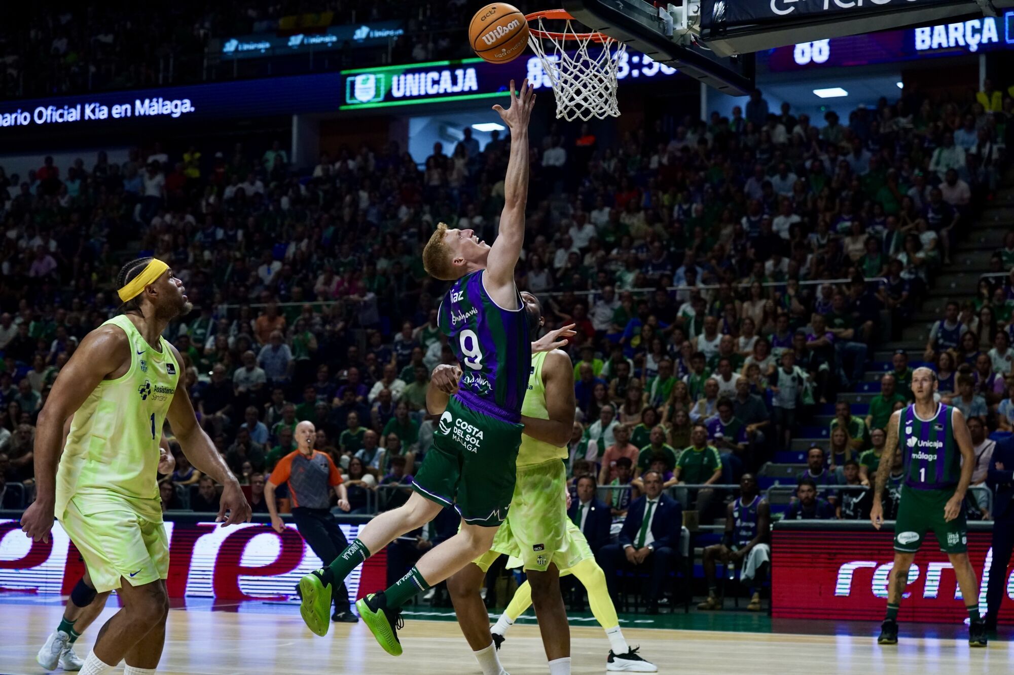Cuartos de final de la Liga Endesa entre el Unicaja y el Barça