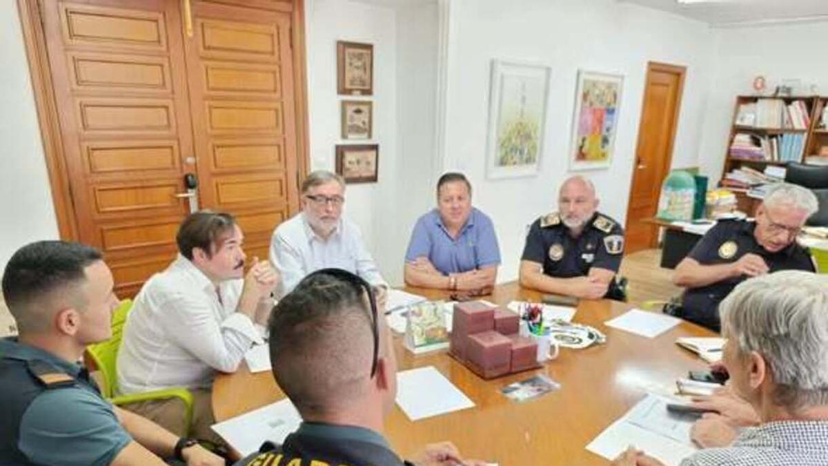 Reunión de seguridad para abordar la oleada de robos en casas de campo de l'Alcúdia y Guadassuar
