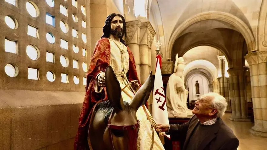 VÍDEO: Cuenta atrás para las procesiones de La Borriquilla en Gijón: así se preparan en Begoña, San Pedro y Somió