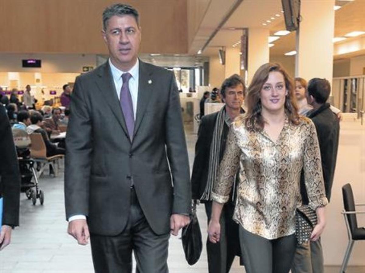 Xavier García Albiol i Mireia Belmonte, ahir, a l’Ajuntament de Badalona. Xavier García Albiol i Mireia Belmonte, ahir, a l’Ajuntament de Badalona.