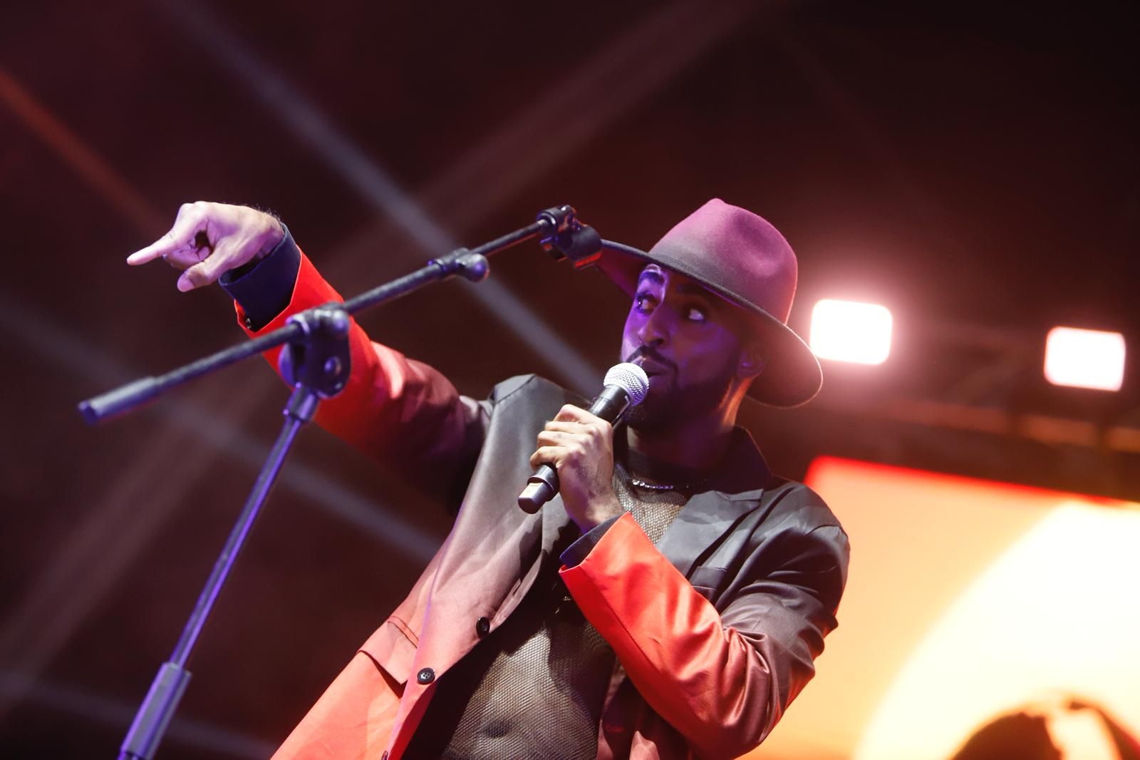 EN IMÁGENES | King África y Boney M. ponen a bailar a Zaragoza en la Estación del Norte