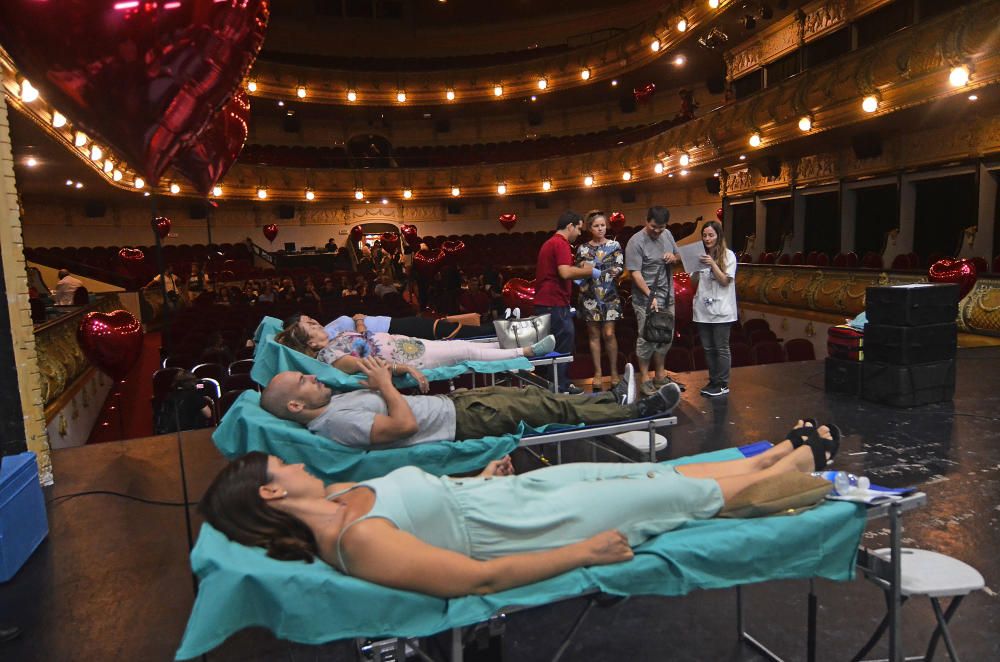 Macrodonación de sangre en el Gran Teatro de Elche