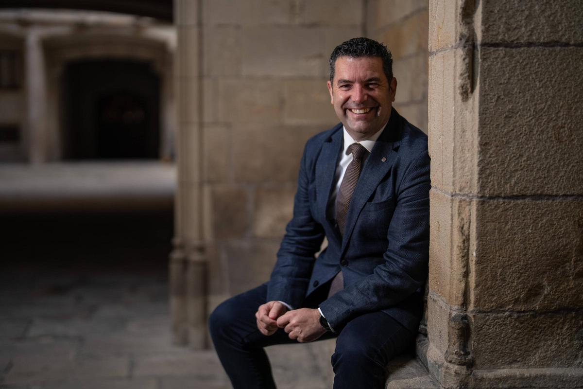 Xavier Amor, secretario de Governs Locals de la Generalitat, durante la entrevista con EL PERIÓDICO.b