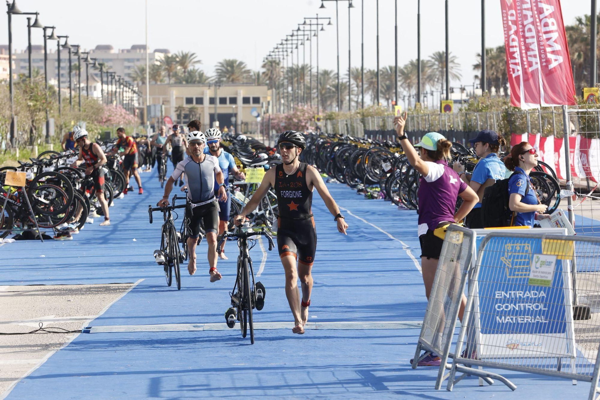 Las mejores imágenes del Mediterránea Triatlón de València