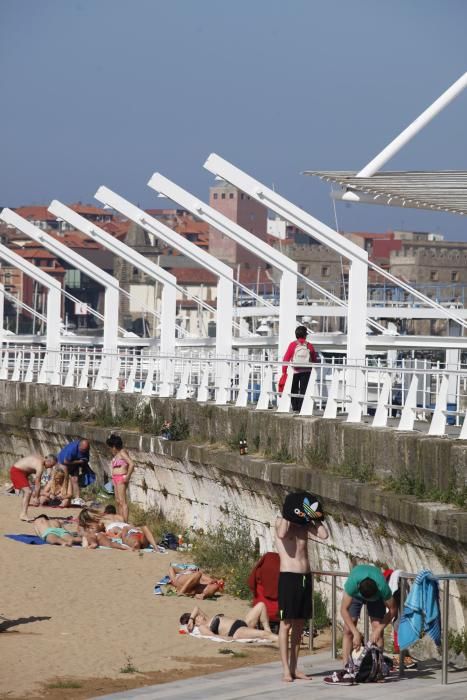 Día de sol en Gijón.