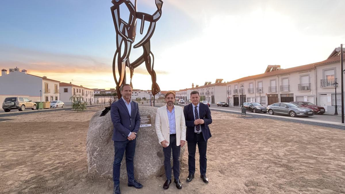 Manuel Torres, Manuel Romero y Agustín Galán, ayer, en la inauguración.