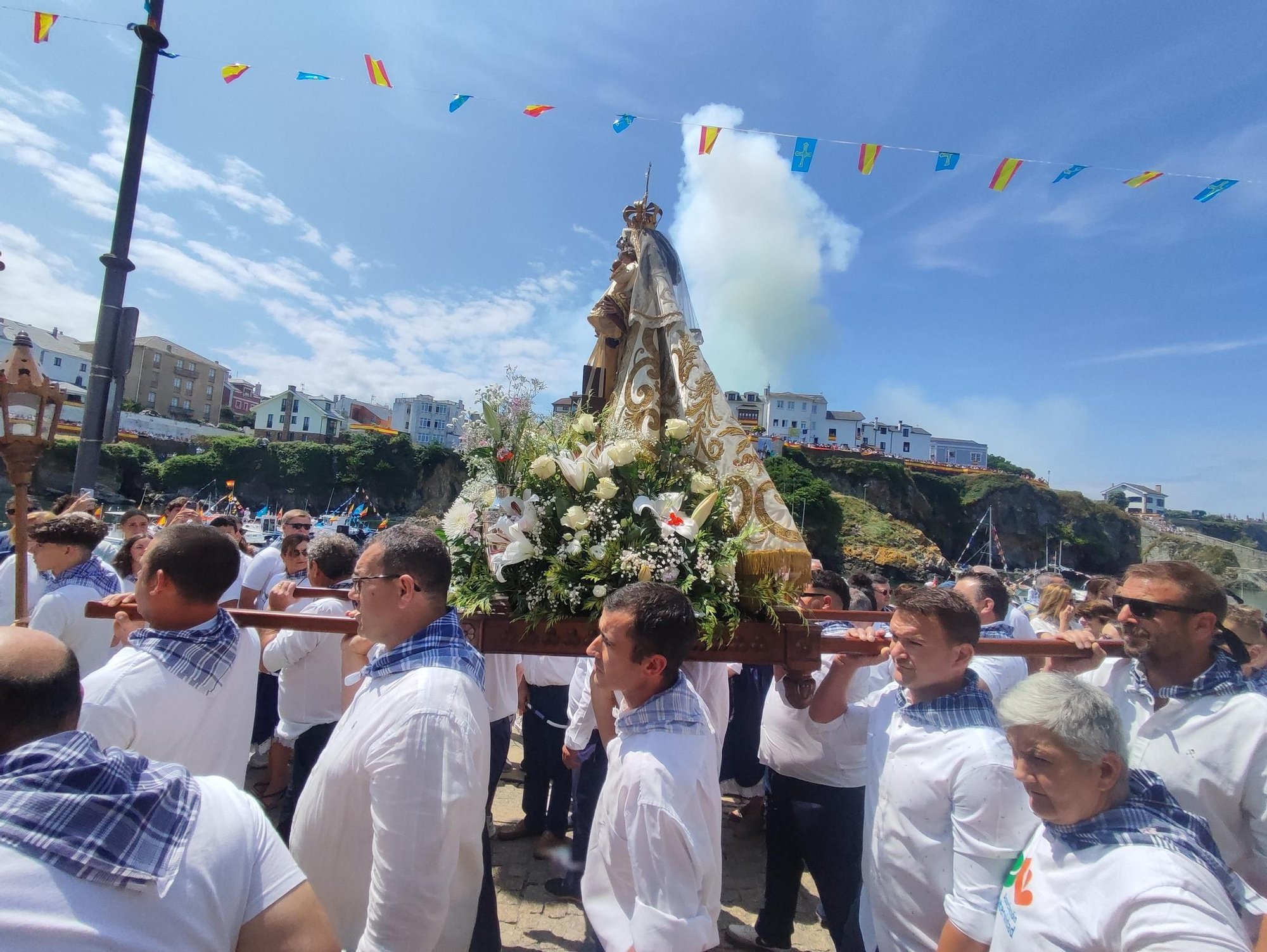 En imágenes: Así luce Tapia por el Carmen, con su emotiva procesión por el puerto