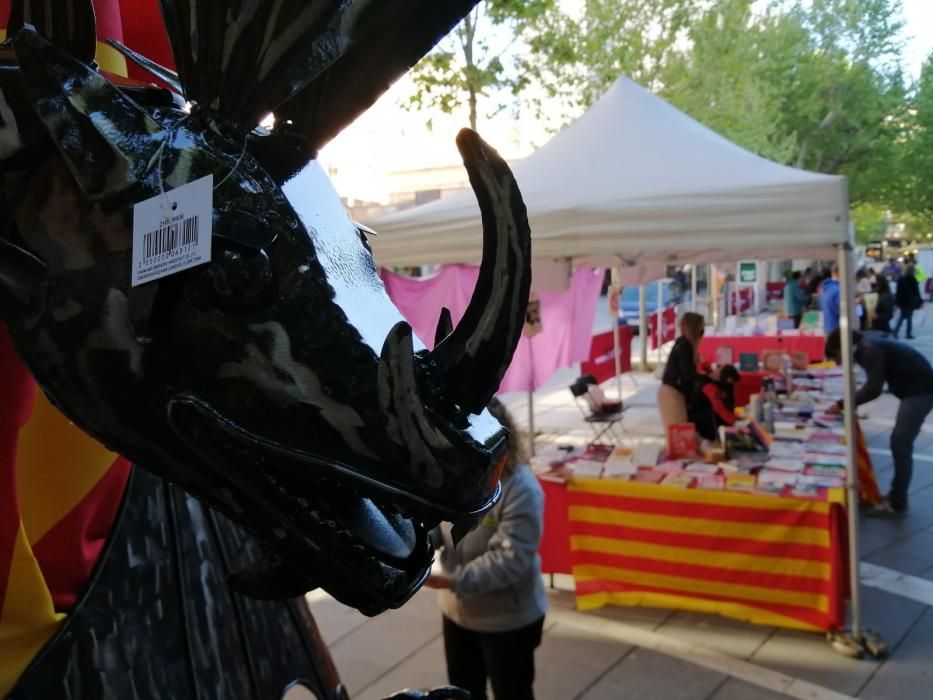 Parades a Manresa per celebrar Sant Jordi 2021