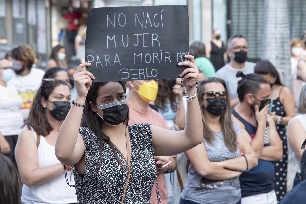 Assassinades per fills o nets: els experts urgeixen a aturar la violència contra les dones grans