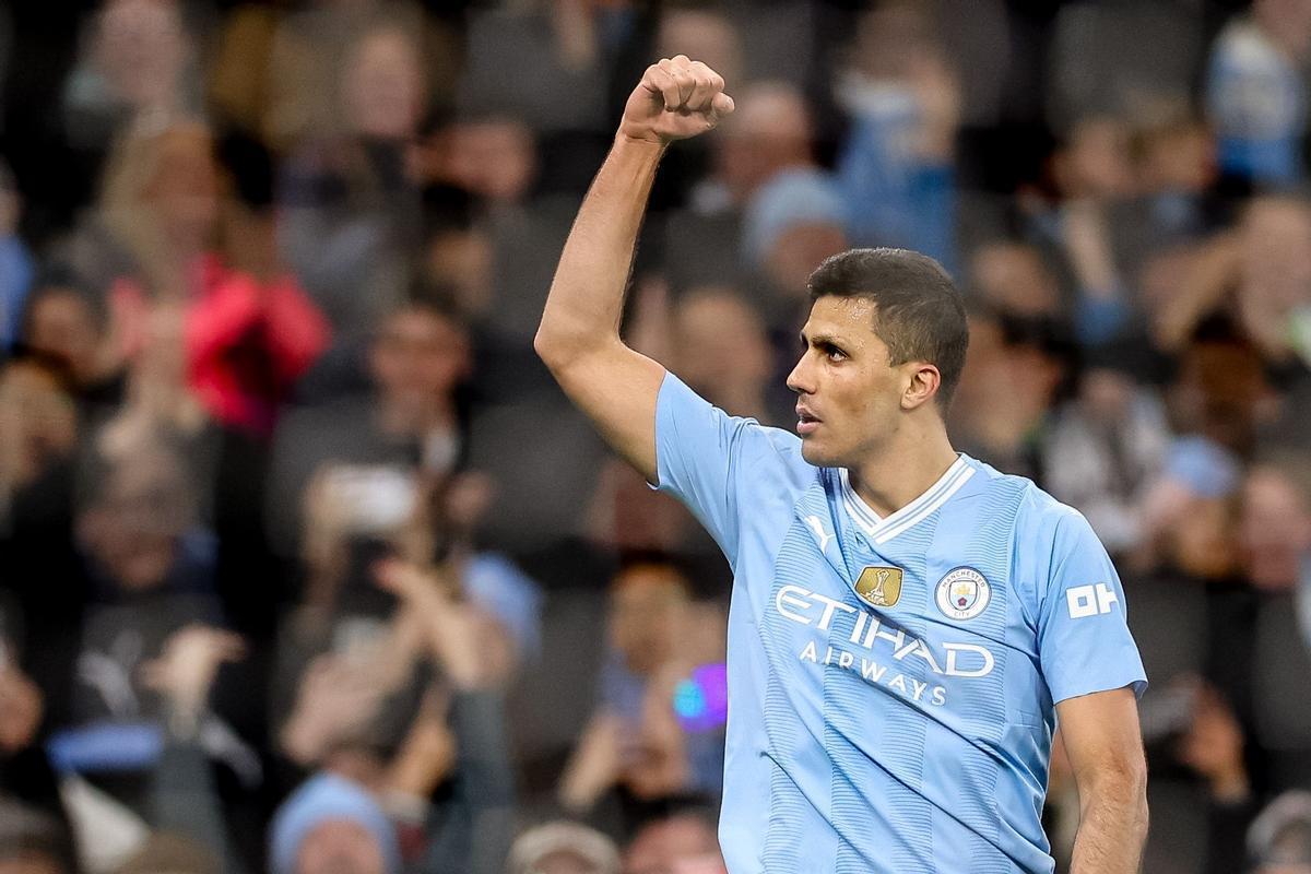 Rodri Hernández, jugador del Manchester City, frente al Aston Villa en la Premier.