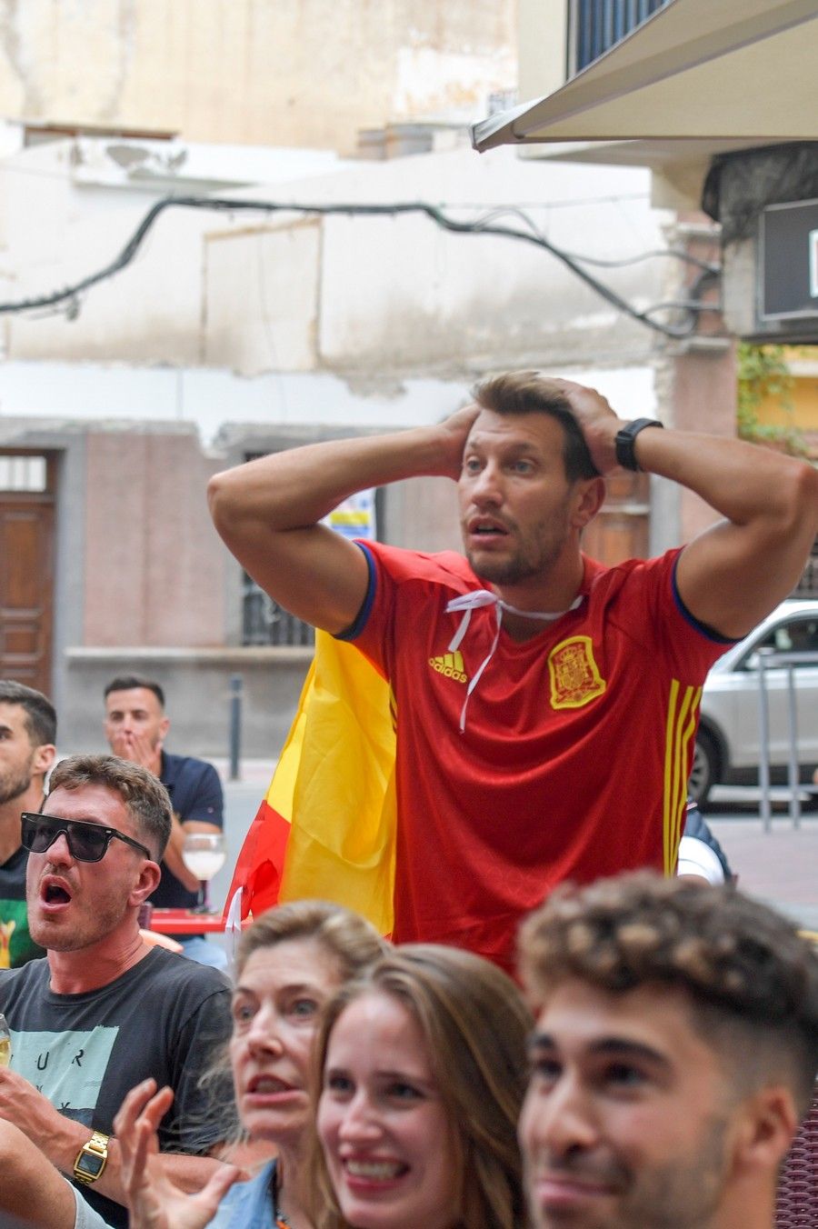 Aficionados ven en la capital grancanaria el partido de España en cuartos de final de la Eurocopa