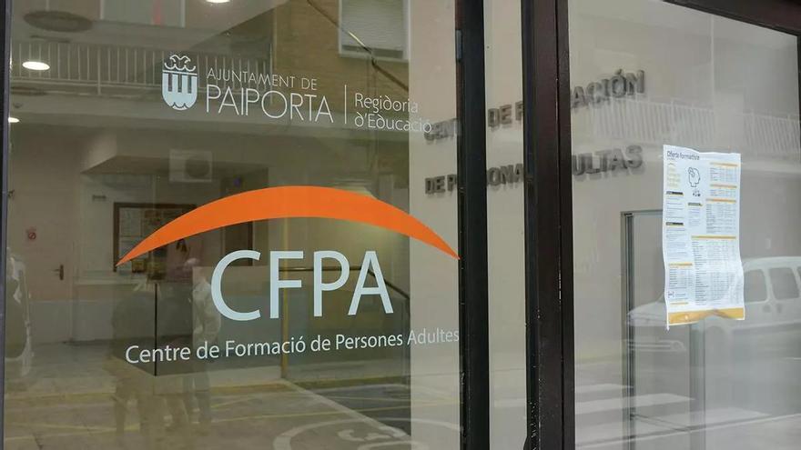 Seis meses sin profesores de castellano en la escuela de adultos de Paiporta