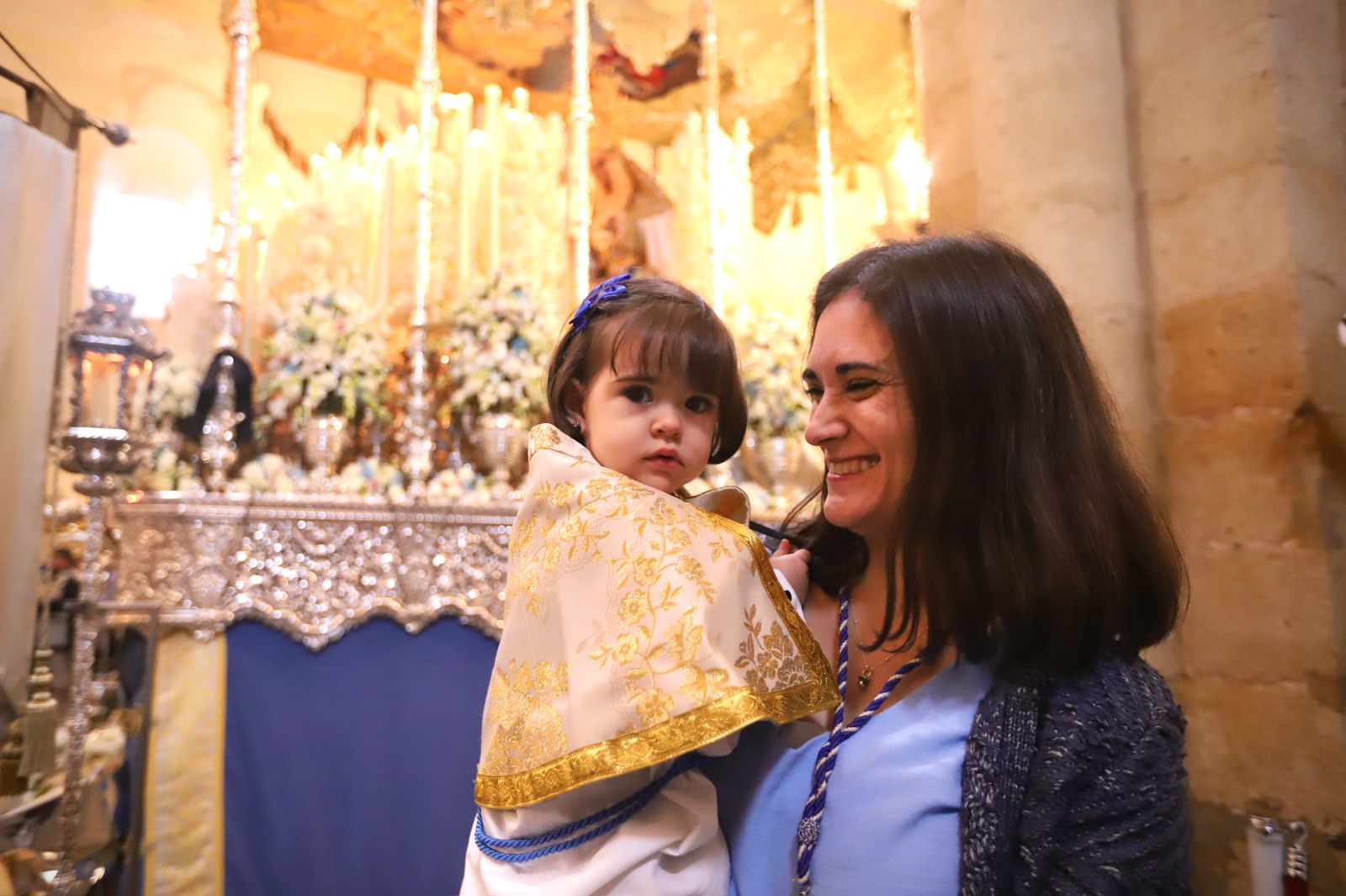 La lluvia impide la salida del Resucitado de la iglesia de Santa Marina