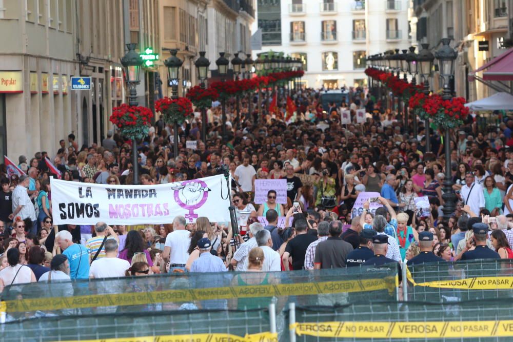 Málaga se echa a la calle contra la puesta en libertad de 'La Manada'