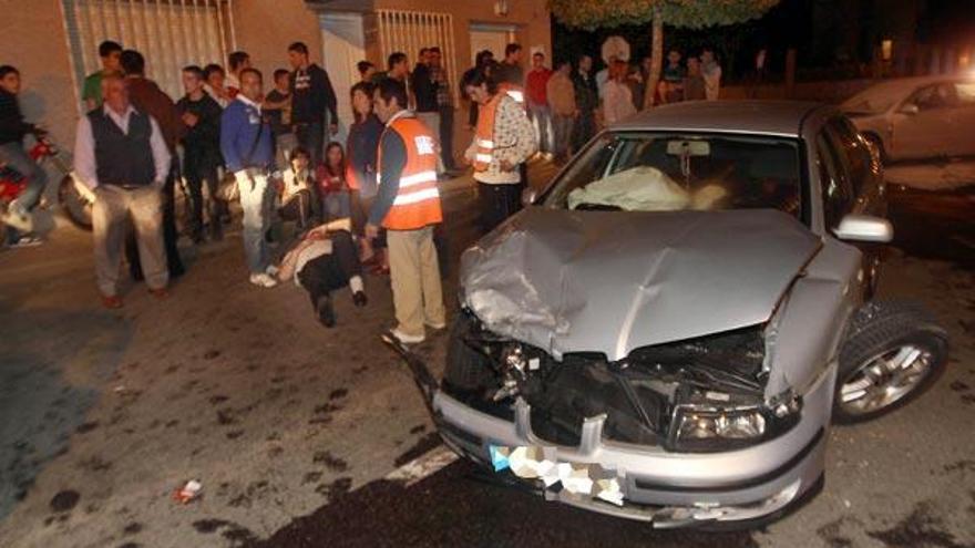 Una brutal colisión entre dos coches se salda con 5 heridos