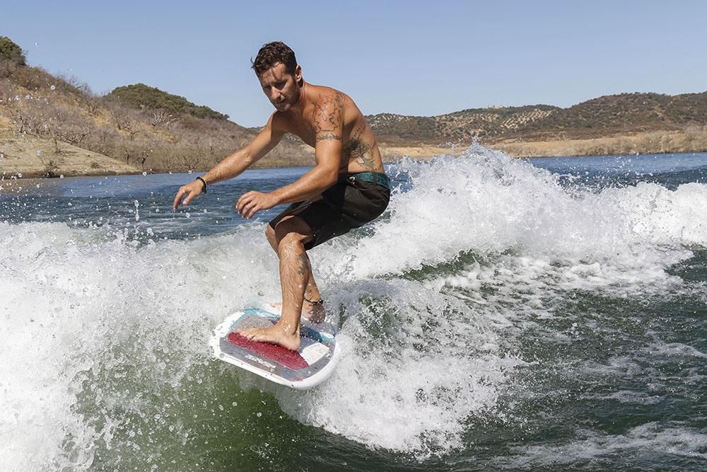 Surfeando en las playas de Córdoba