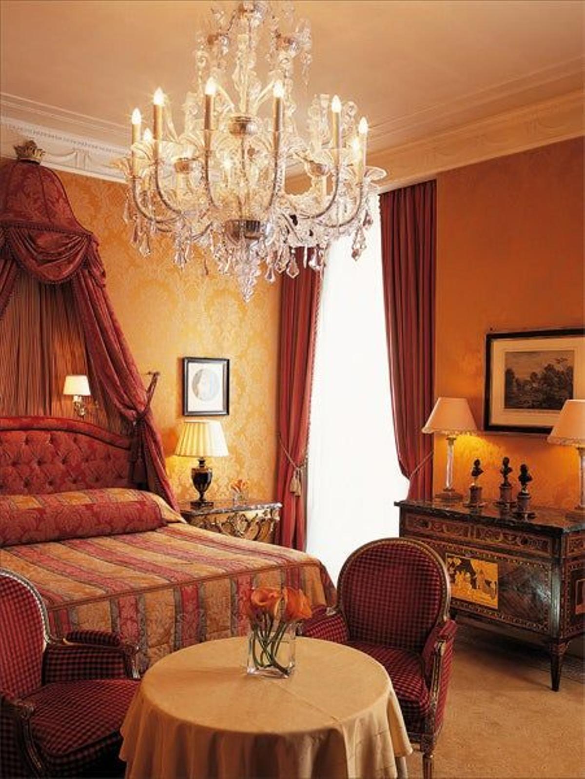 El Príncipe de Savoia de Milán ofrece "personal shopper", limusina y "panettone" en Navida