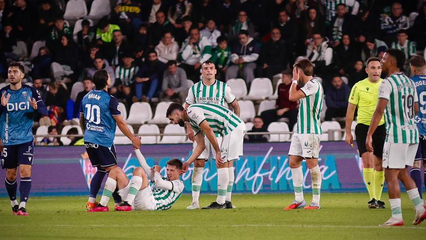 La segunda unidad del Córdoba CF no despega: sin paso adelante en un mes crítico